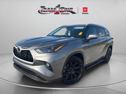 Certified 2026 Toyota Highlander XLE AWD/4WD image 4