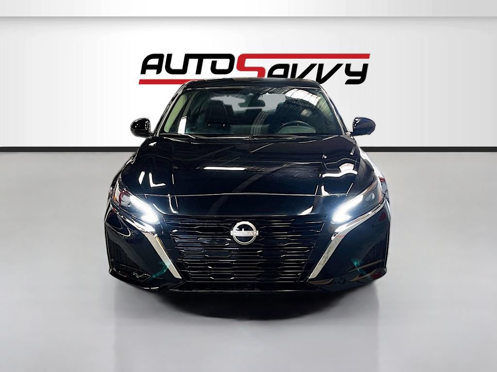 Used 2024 Nissan Altima 2.5 SL AWD/4WD image 2