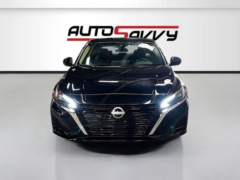 Used 2024 Nissan Altima 2.5 SL AWD/4WD image 2