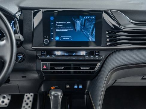 Certified 2025 Toyota Camry SE image 21