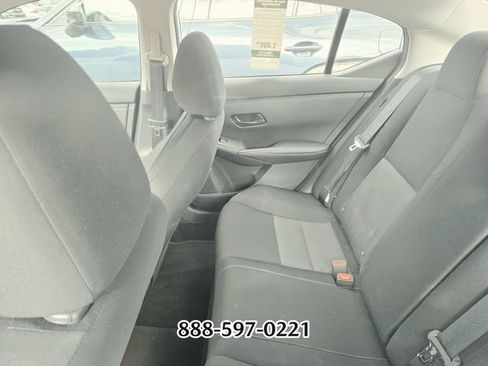 Used 2024 Nissan Sentra SV FWD image 9