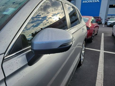 Used 2024 Honda CR-V EX-L image 6