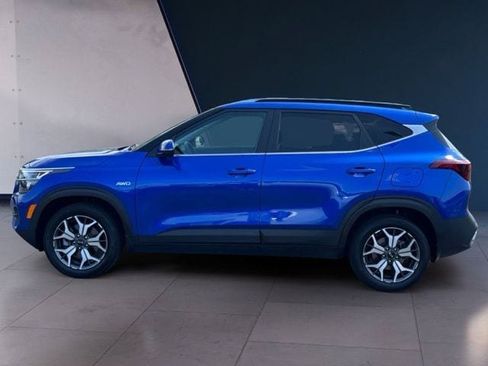 Used 2021 Kia Seltos EX AWD/4WD image 2