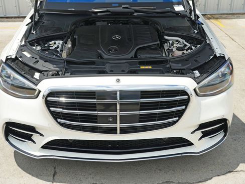 Used 2023 Mercedes-Benz S 500 4MATIC w/ AMG Line image 8