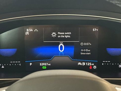 Certified 2024 Volkswagen Tiguan SE R-Line image 31