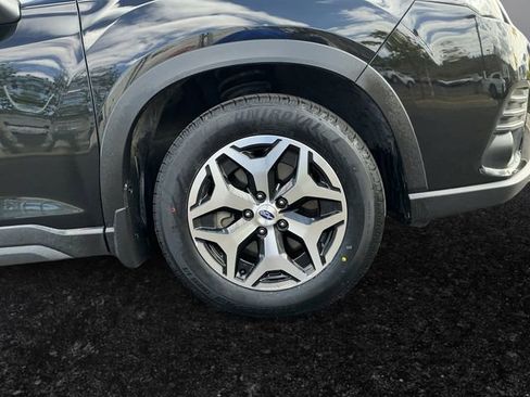 Used 2023 Subaru Forester Premium AWD/4WD image 28