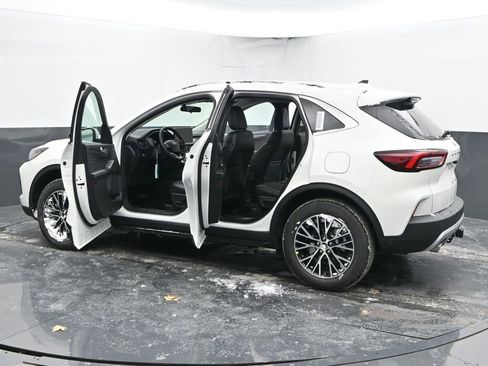 New 2026 Ford Escape SE w/ Class II Trailer Tow Package image 46