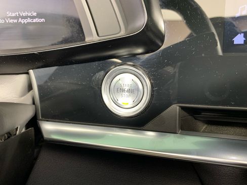 Used 2024 Chevrolet Corvette Z06 RWD image 19