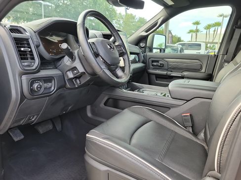 Used 2025 RAM 2500 Limited AWD/4WD image 19