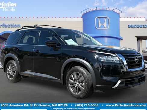 Used 2022 Nissan Pathfinder SV AWD/4WD image 1