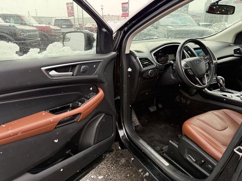 Used 2018 Ford Edge Titanium w/ Equipment Group 301A image 12