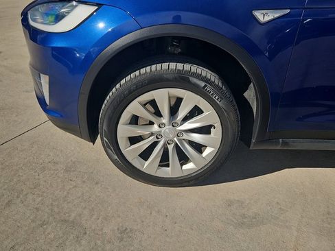 Used 2016 Tesla Model X 90D image 27