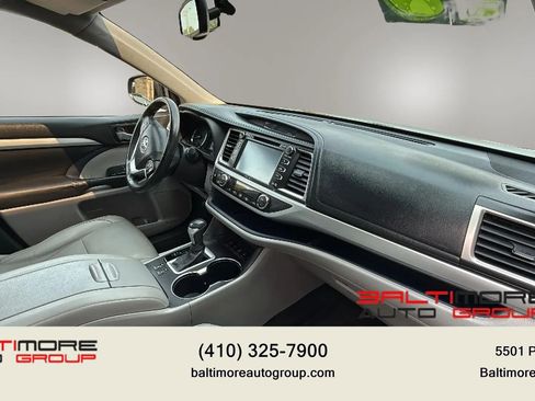 Used 2015 Toyota Highlander XLE AWD/4WD image 19