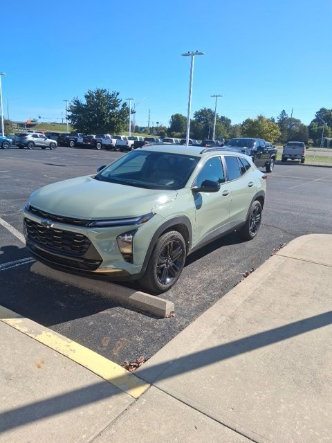 Used 2025 Chevrolet Trax ACTIV FWD image 4