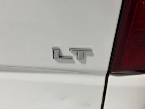 Used 2022 Chevrolet Silverado 1500 LT AWD/4WD image 12