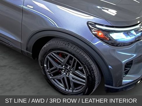 Used 2025 Ford Explorer ST-Line w/ ST-Line Street Pack AWD/4WD image 15