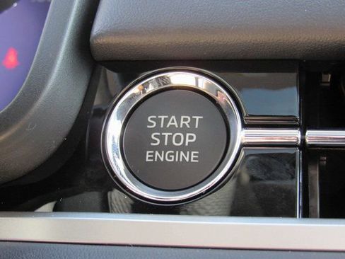 New 2025 Mitsubishi Outlander SE image 16