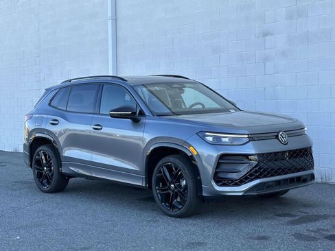 New 2026 Volkswagen Tiguan SE R-Line AWD/4WD image 8