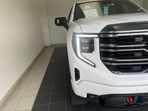 Used 2022 GMC Sierra 1500 AT4 w/ AT4 Premium Package image 5