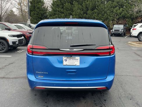 New 2026 Chrysler Pacifica Select FWD image 8