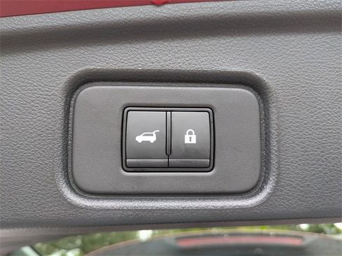 Used 2024 Nissan Pathfinder SL w/ Black Appearance Package image 14