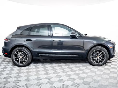 Certified 2025 Porsche Macan image 9
