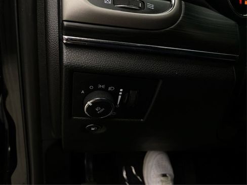 Used 2021 Jeep Grand Cherokee Limited AWD/4WD image 24