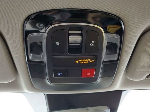 New 2025 Hyundai Sonata Limited image 17