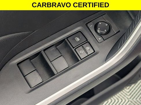 Used 2020 Toyota RAV4 LE FWD image 11
