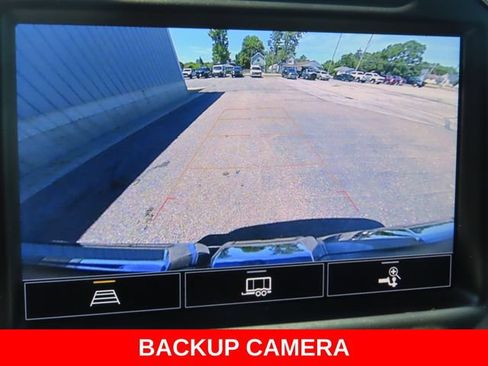 Used 2022 GMC Sierra 1500 SLT w/ SLT Premium Plus Package AWD/4WD image 6