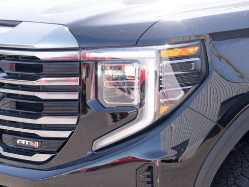 Used 2024 GMC Sierra 1500 AT4 w/ Technology Package AWD/4WD image 25