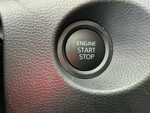 Certified 2026 Toyota Corolla Cross XLE FWD image 28