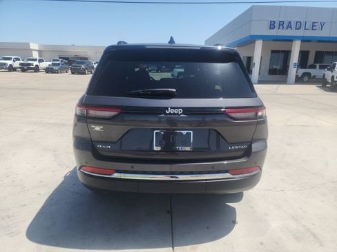 Used 2024 Jeep Grand Cherokee Limited image 5