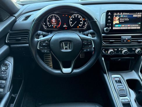 Used 2018 Honda Accord Sport image 14