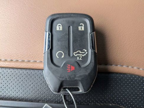 Used 2021 Chevrolet Silverado 1500 High Country image 34