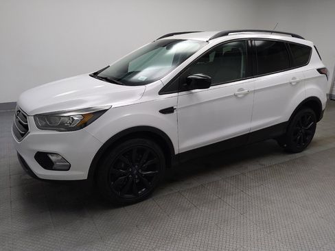 Used 2017 Ford Escape SE w/ Equipment Group 201A AWD/4WD image 2