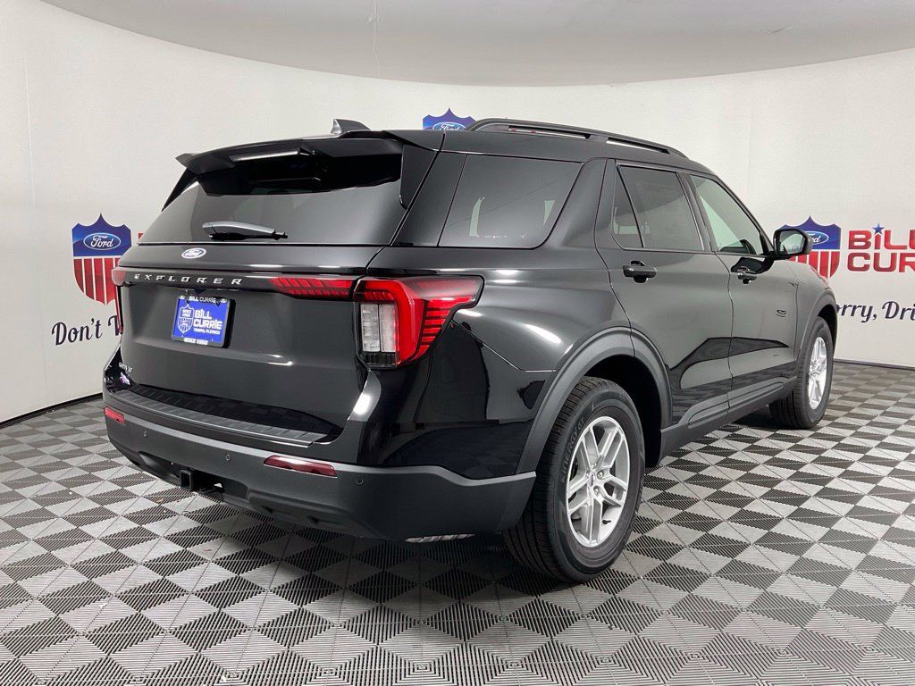 New 2027 Ford Explorer Active RWD image 3