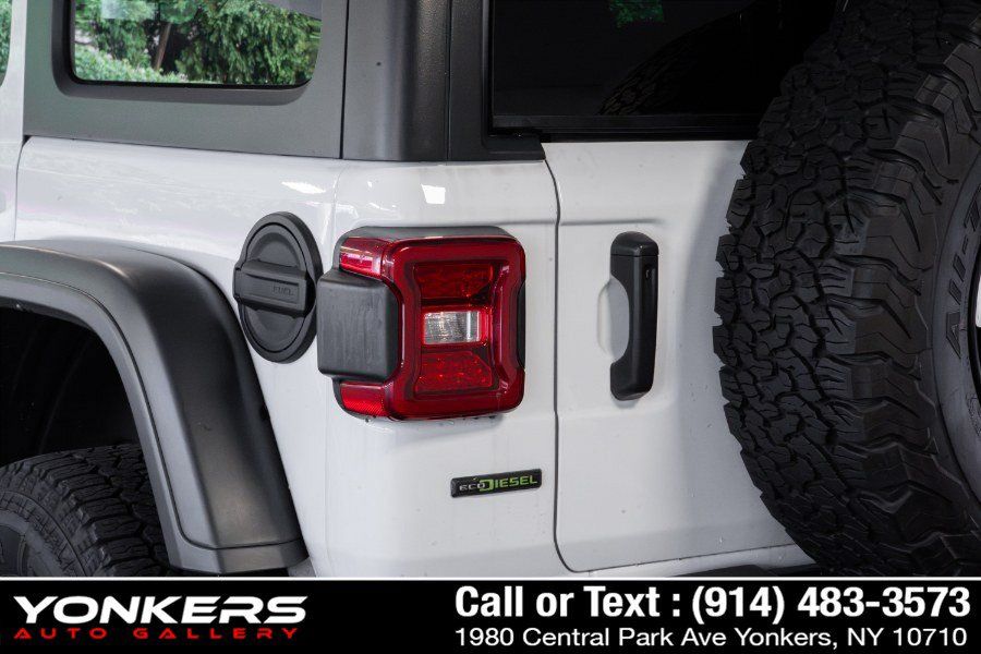Used 2023 Jeep Wrangler Unlimited Rubicon w/ LED Lighting Group AWD/4WD image 21