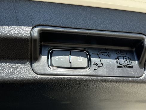 Used 2022 Ford Explorer ST-Line w/ Class IV Trailer Tow Package image 32