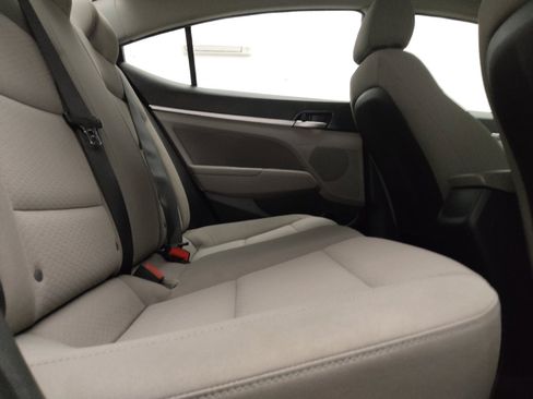 Used 2020 Hyundai Elantra SEL FWD image 19