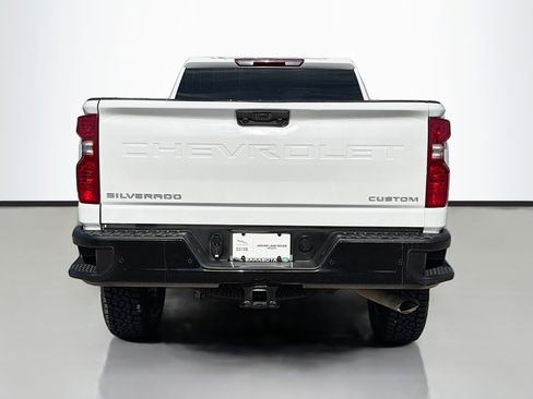 Used 2024 Chevrolet Silverado 2500 Custom w/ Custom Value Package image 4
