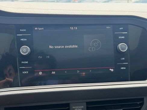 Used 2019 Volkswagen Jetta SEL w/ Cold Weather Package FWD image 22