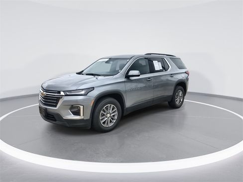 Used 2023 Chevrolet Traverse LT image 4