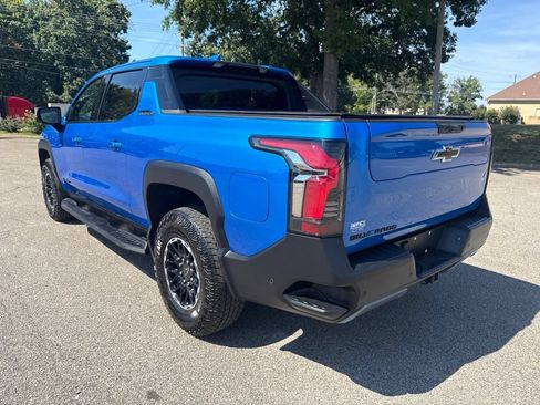 Used 2026 Chevrolet Silverado EV Trail Boss AWD/4WD image 3