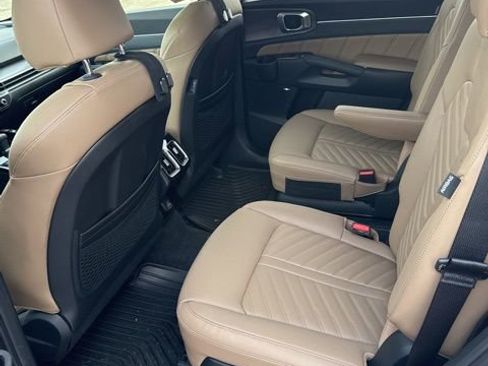 Certified 2025 Kia Sorento SX Prestige w/ Olive Brown Leather Package image 10