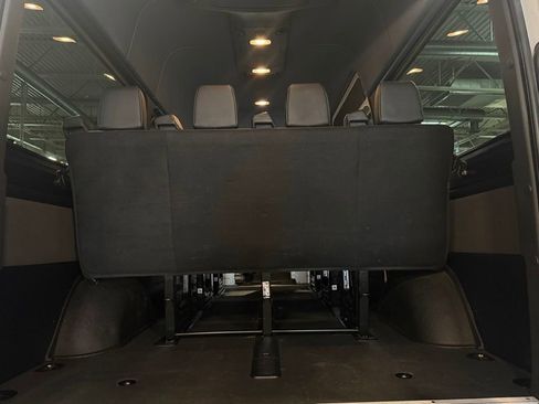 Used 2021 Mercedes-Benz Sprinter 2500 image 29