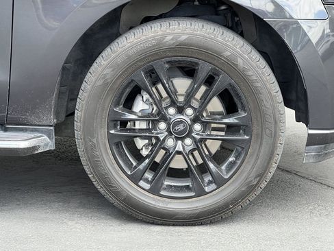 Used 2022 Ford Expedition XLT RWD image 16