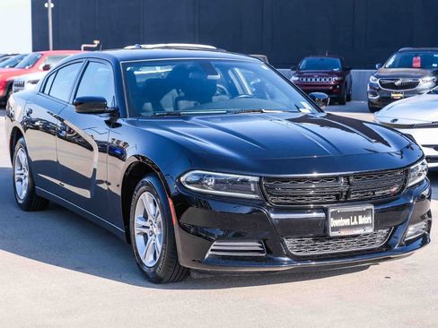Used 2023 Dodge Charger SXT RWD image 3
