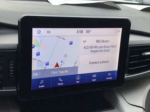 Used 2023 Ford Explorer XLT image 10