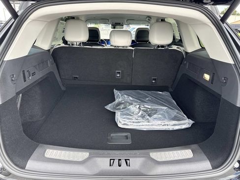 New 2026 Lincoln Nautilus Premier AWD/4WD image 11